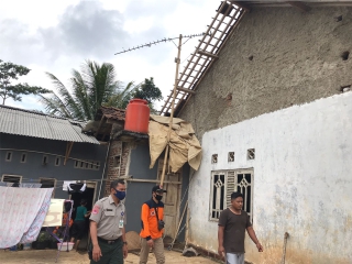 Angin Puting Beliung di Desa Banaran Kecamatan Gemawang