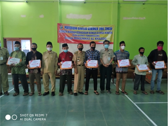 Penyaluran Bantuan untuk Korban Kebakaran di Desa Bonjor