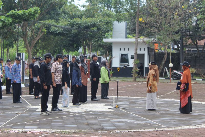 Pembacaan Core values ASN BerAKHLAK Bapperida Kabupaten Temanggung