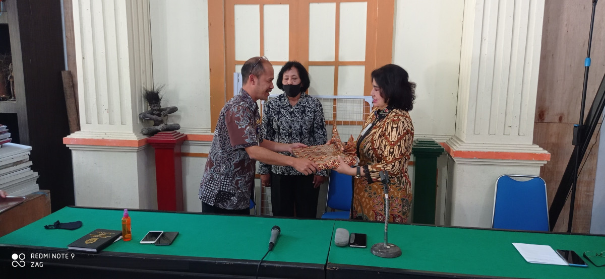 Pisah Sambut Plt.Kepala Dinas Perindagkop UKM Kab. Temanggung dengan Pejabat definif Bp. Sri Haryannto, S.Sos, MM dan Pelepasan Purna Tugas Ibu SDA Wijiastuti (K.TU UPTD Pasar Ngadirejo)