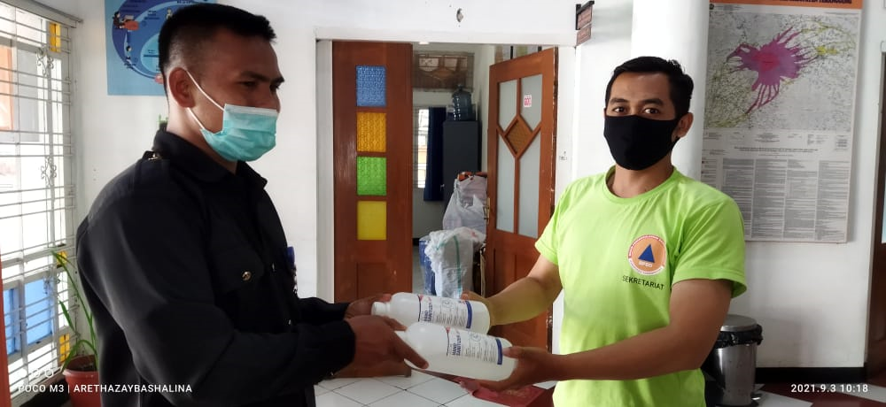 Agar Tetap Mematuhi Protokol Kesehatan, BPBD Salurkan Handsanitizer untuk Temanggung TV