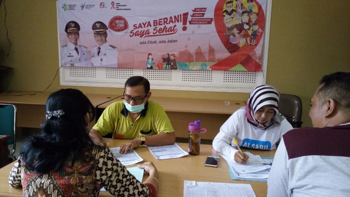 PELAYANANAN POSBINDU DAN MOBILE VCT HIV/AIDS